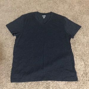 Men’s Old Navy v-neck t-shirt